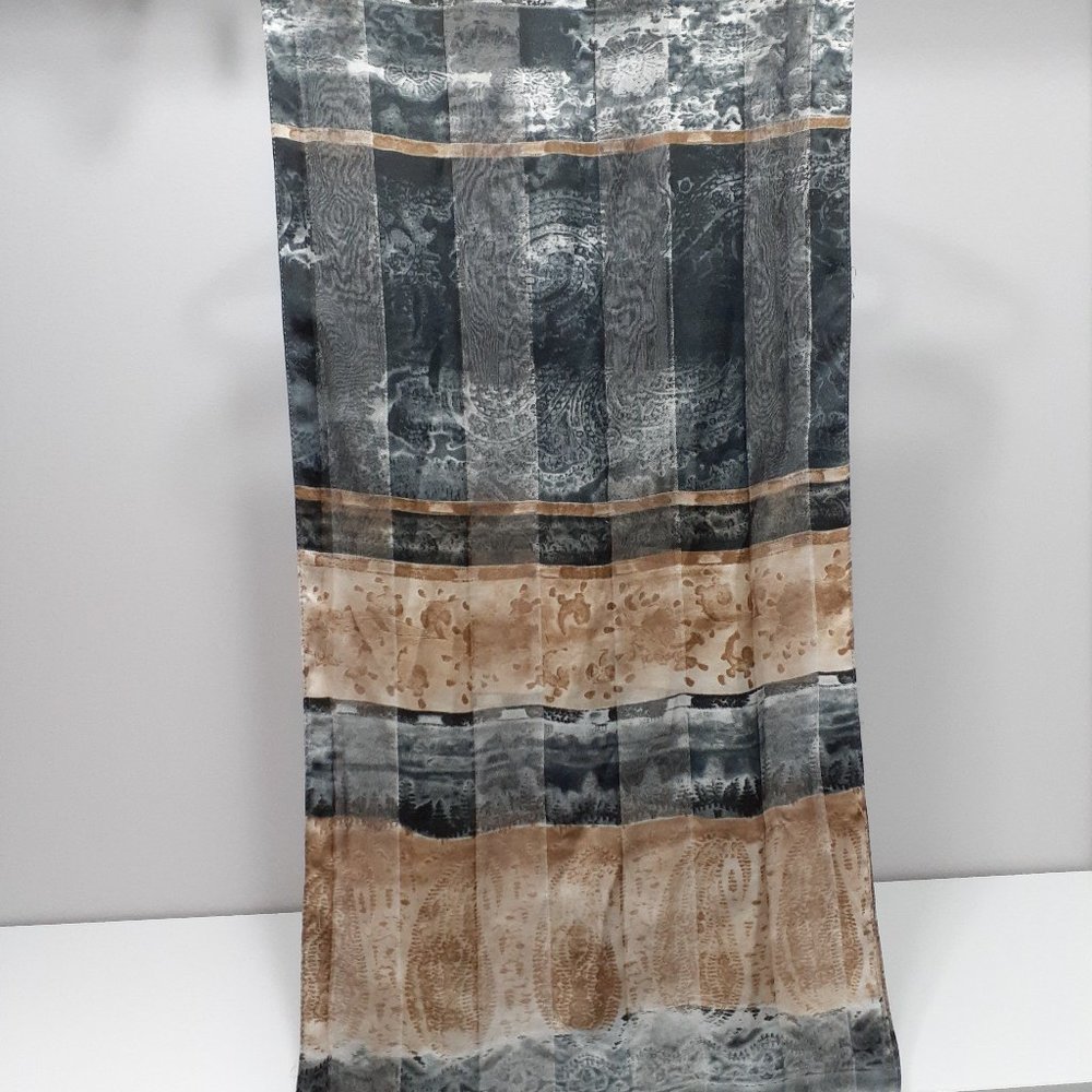 Scarf with unique design